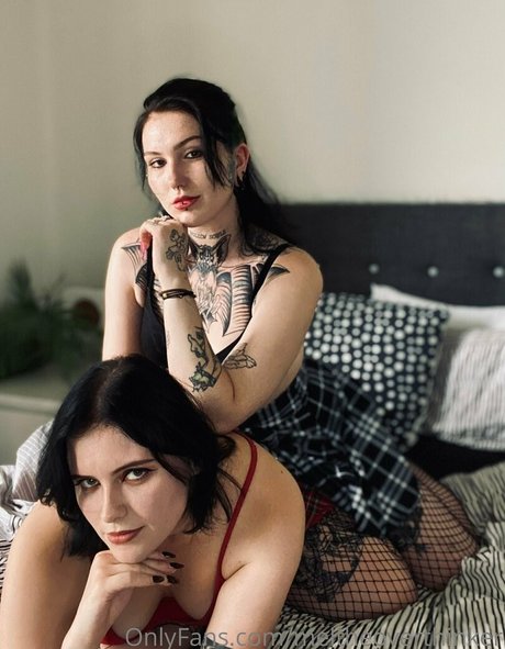 Naakte gelekte OnlyFans-foto van Meltheoverthinker