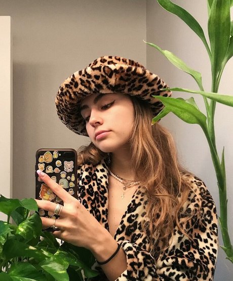 Naakte gelekte OnlyFans-foto van Emiliee Russo