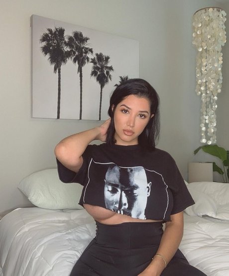 Naakte gelekte OnlyFans-foto van Brndav