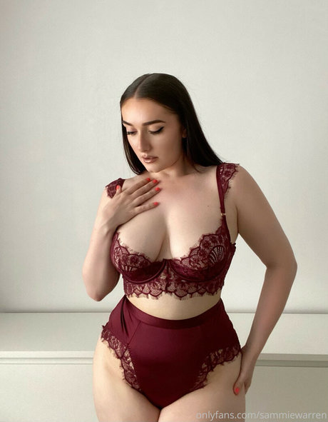Naakte gelekte OnlyFans-foto van Sammie Warren