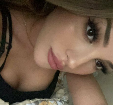 Naakte gelekte OnlyFans-foto van Kellysnowx
