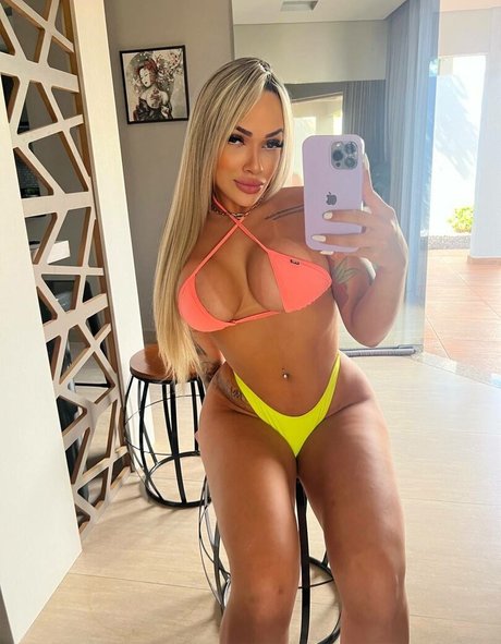 Naakte gelekte OnlyFans-foto van Th4ssara