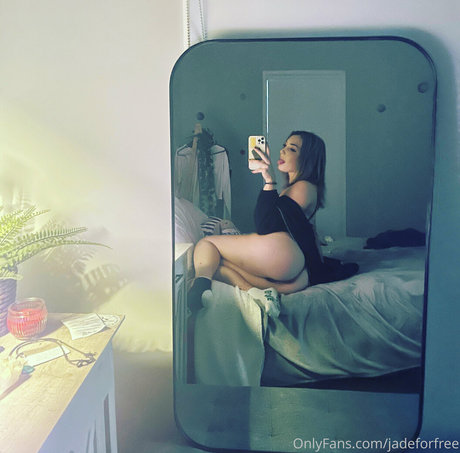 Naakte gelekte OnlyFans-foto van Jadesfree