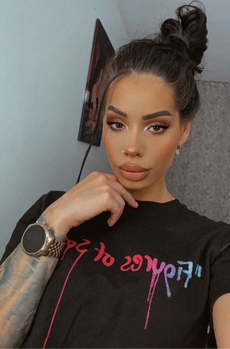 Naakte gelekte OnlyFans-foto van Patrisia Grebelnaia