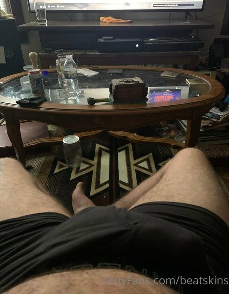 Naakte gelekte OnlyFans-foto van Beatskins