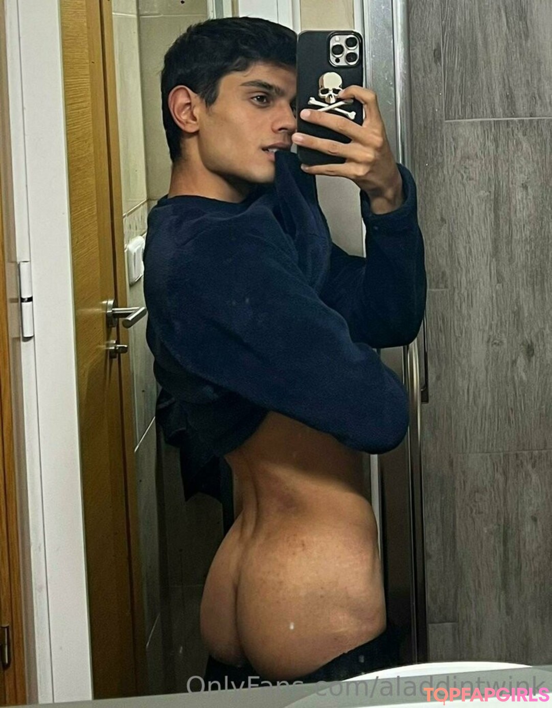 Naakte gelekte OnlyFans-foto van Aladdintwink #4 Naakte gelekte OnlyFans-foto van Aladdintwink #4