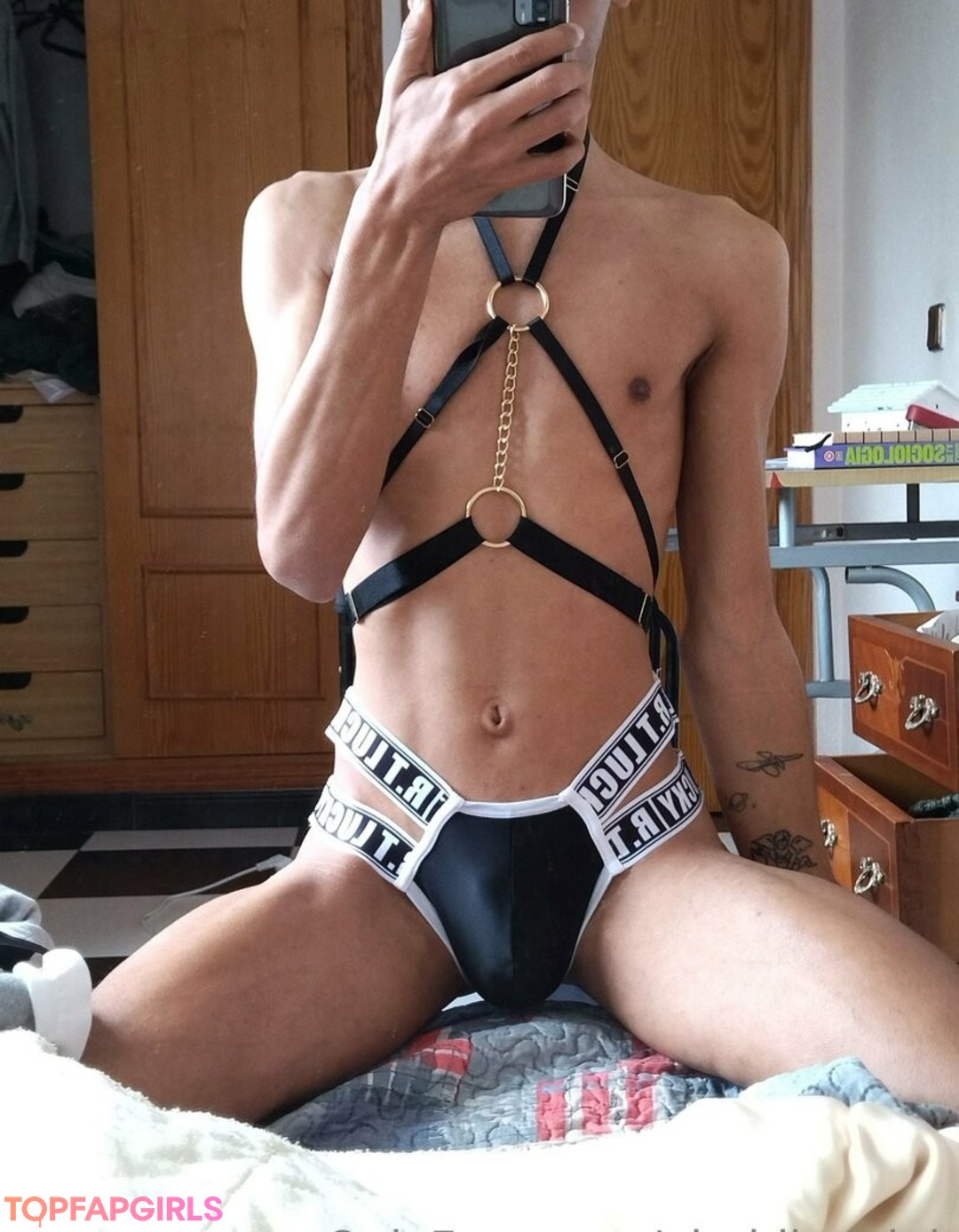 Naakte gelekte OnlyFans-foto van Aladdintwink #43 Naakte gelekte OnlyFans-foto van Aladdintwink #43