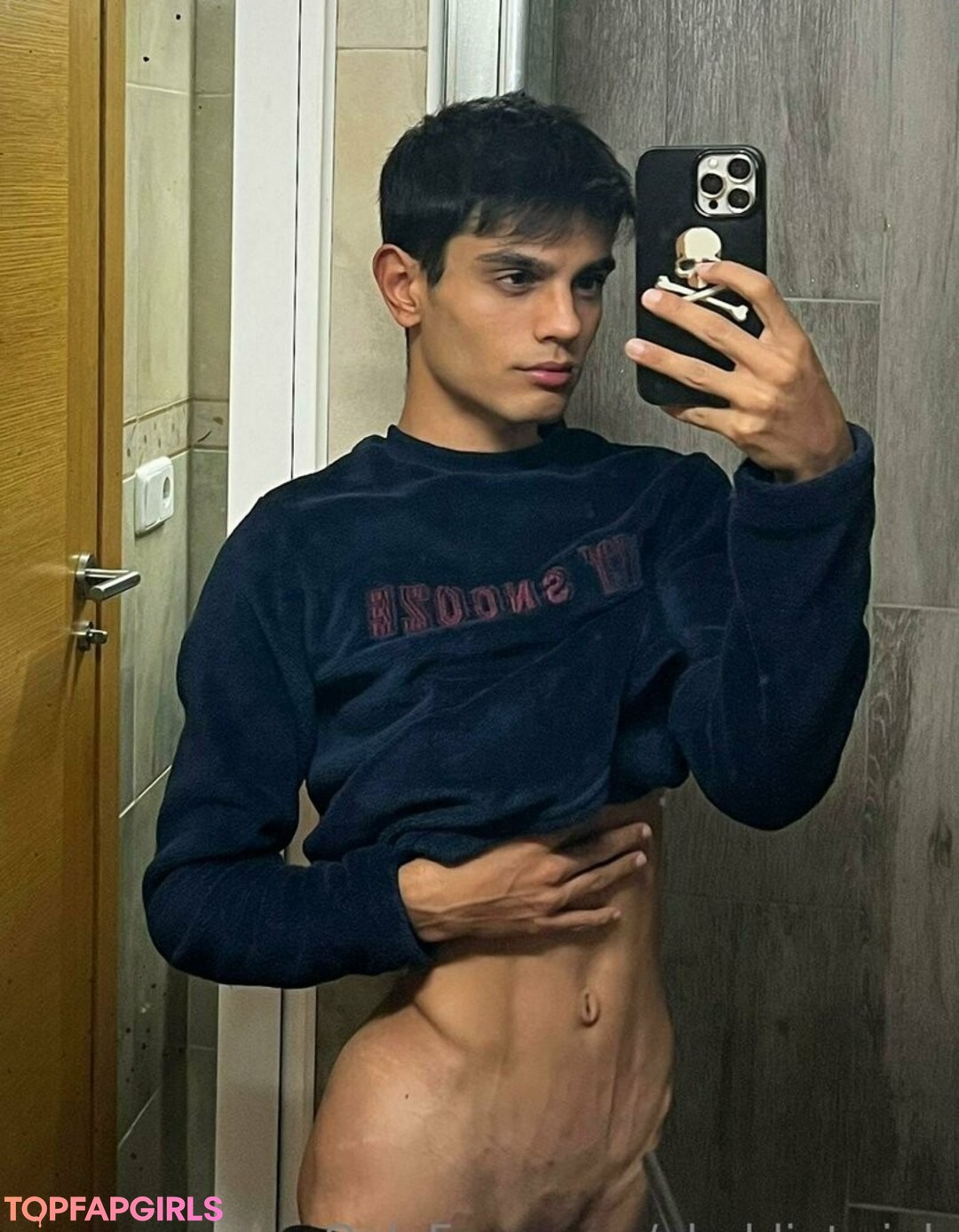 Naakte gelekte OnlyFans-foto van Aladdintwink #5 Naakte gelekte OnlyFans-foto van Aladdintwink #5