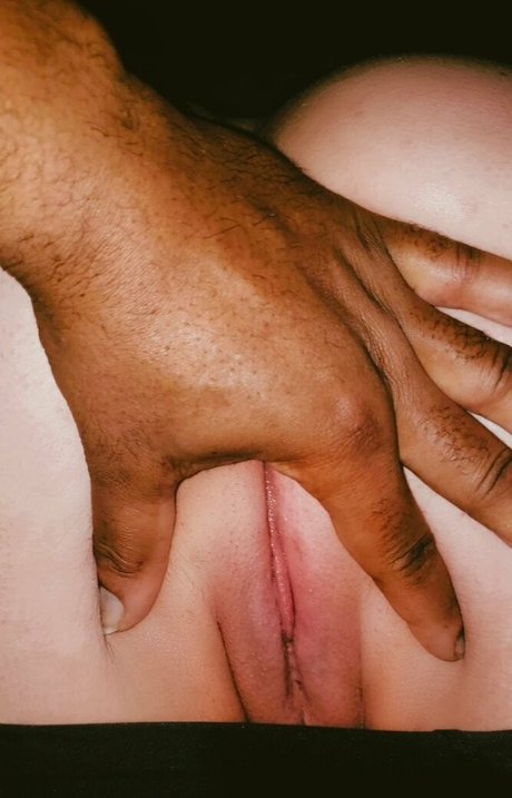 Naakte gelekte OnlyFans-foto van Champagnepetti