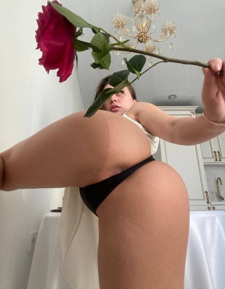 Naakte gelekte OnlyFans-foto van Saldyrkina Oksana
