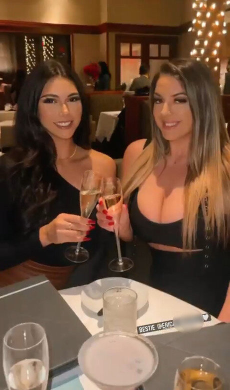 Naakte gelekte OnlyFans-foto van Rachel S