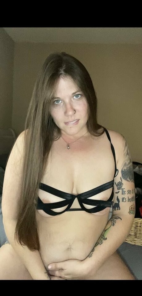 Naakte gelekte OnlyFans-foto van Spookshowbabyyyy