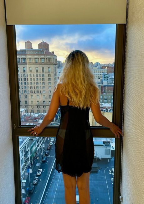 Naakte gelekte OnlyFans-foto van Dreamymeige