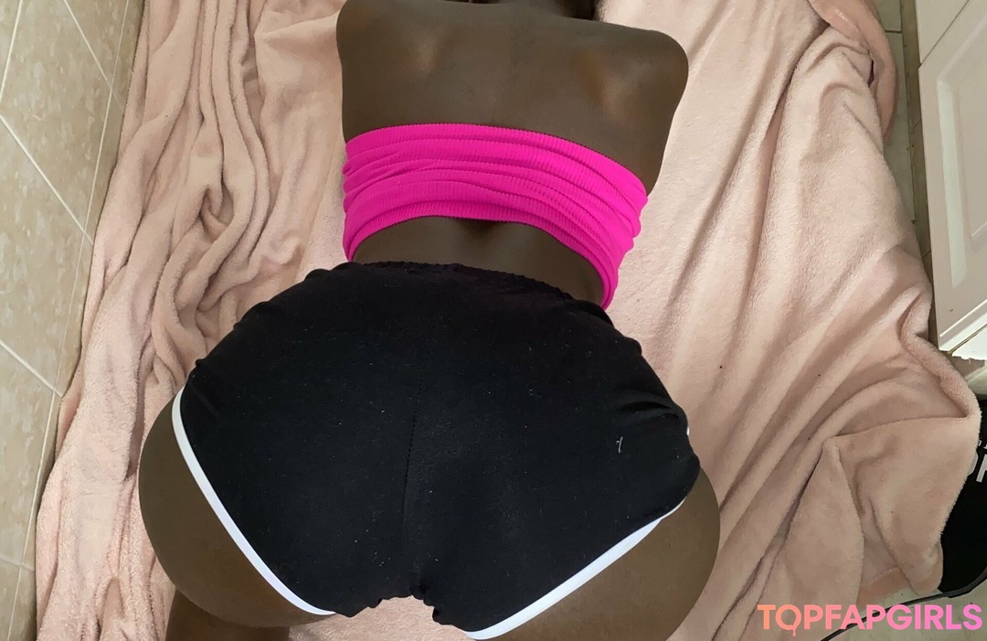 Naakte gelekte OnlyFans-foto van Thedejababe #56 Naakte gelekte OnlyFans-foto van Thedejababe #56