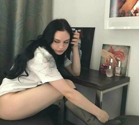 Naakte gelekte OnlyFans-foto van Anabelpink