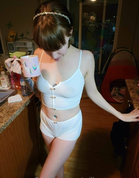 Naakte gelekte OnlyFans-foto van Milkymamaway