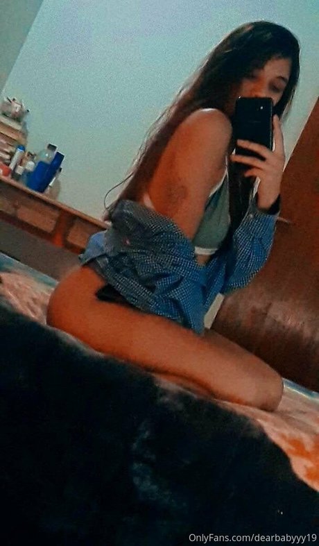 Naakte gelekte OnlyFans-foto van Dearbabyyy19