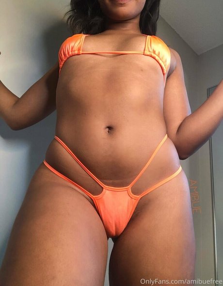 Naakte gelekte OnlyFans-foto van Amibuefree