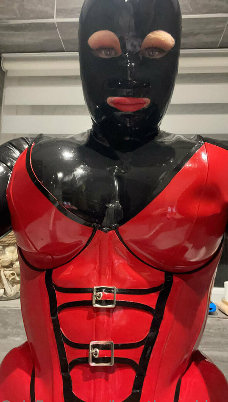 Bee_the_rubber_doll