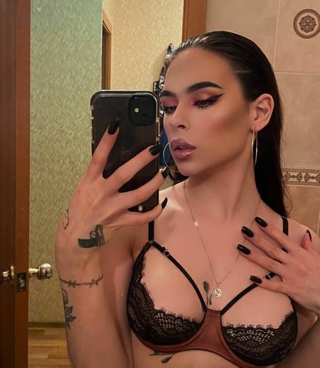 Naakte gelekte OnlyFans-foto van Linakkj