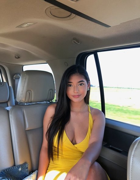 Naakte gelekte OnlyFans-foto van Chloe Medina