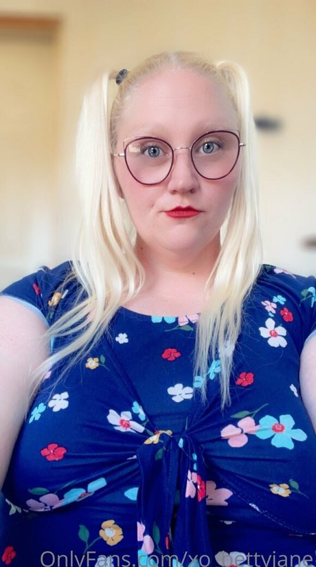 Naakte gelekte OnlyFans-foto van Xobettyjane