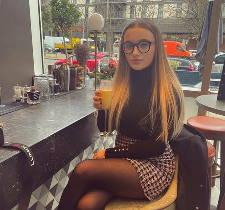 Naakte gelekte OnlyFans-foto van Olivia Robertson