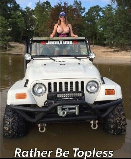 Naakte gelekte OnlyFans-foto van Doubledoffroad