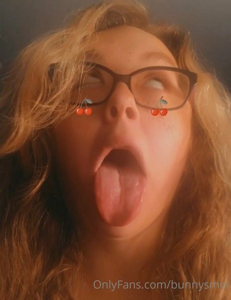 Naakte gelekte OnlyFans-foto van Bunnysmol