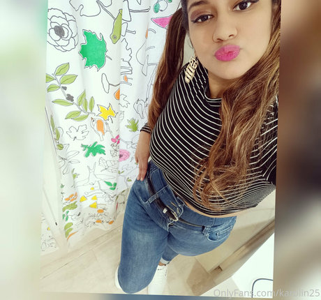 Naakte gelekte OnlyFans-foto van Karolin25