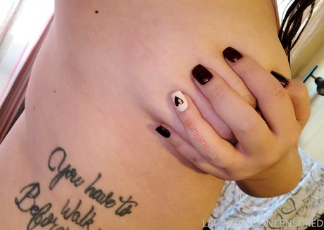 Laurajaneuncensored