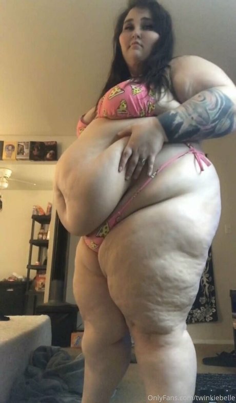 Naakte gelekte OnlyFans-foto van Twinkiebelle