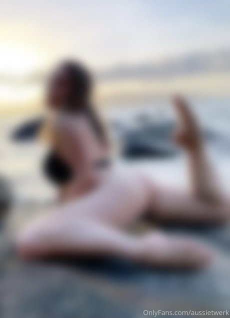 Naakte gelekte OnlyFans-foto van Aussietwerk