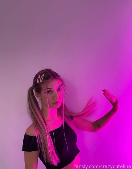 Naakte gelekte OnlyFans-foto van Crazycutelina