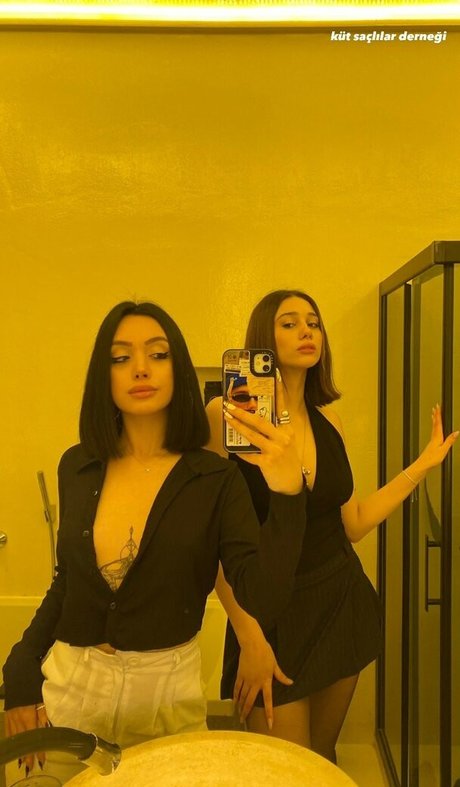 Naakte gelekte OnlyFans-foto van Aysgencc