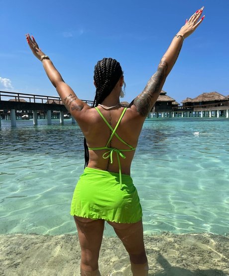 Naakte gelekte OnlyFans-foto van Biannca Prince