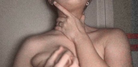 Naakte gelekte OnlyFans-foto van Ligayamilana