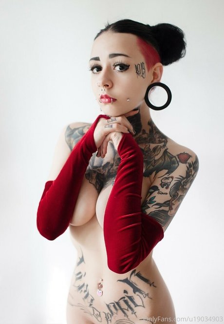 Naakte gelekte OnlyFans-foto van Annabatman
