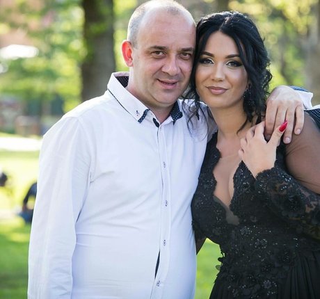 Naakte gelekte OnlyFans-foto van Emina Jahi
