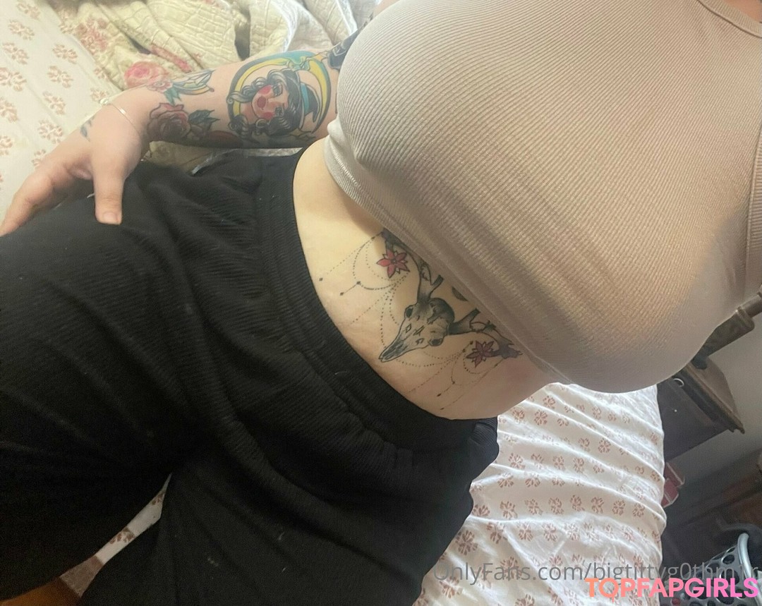 Naakte gelekte OnlyFans-foto van Bigtittyg0thm1r #37 Naakte gelekte OnlyFans-foto van Bigtittyg0thm1r #37