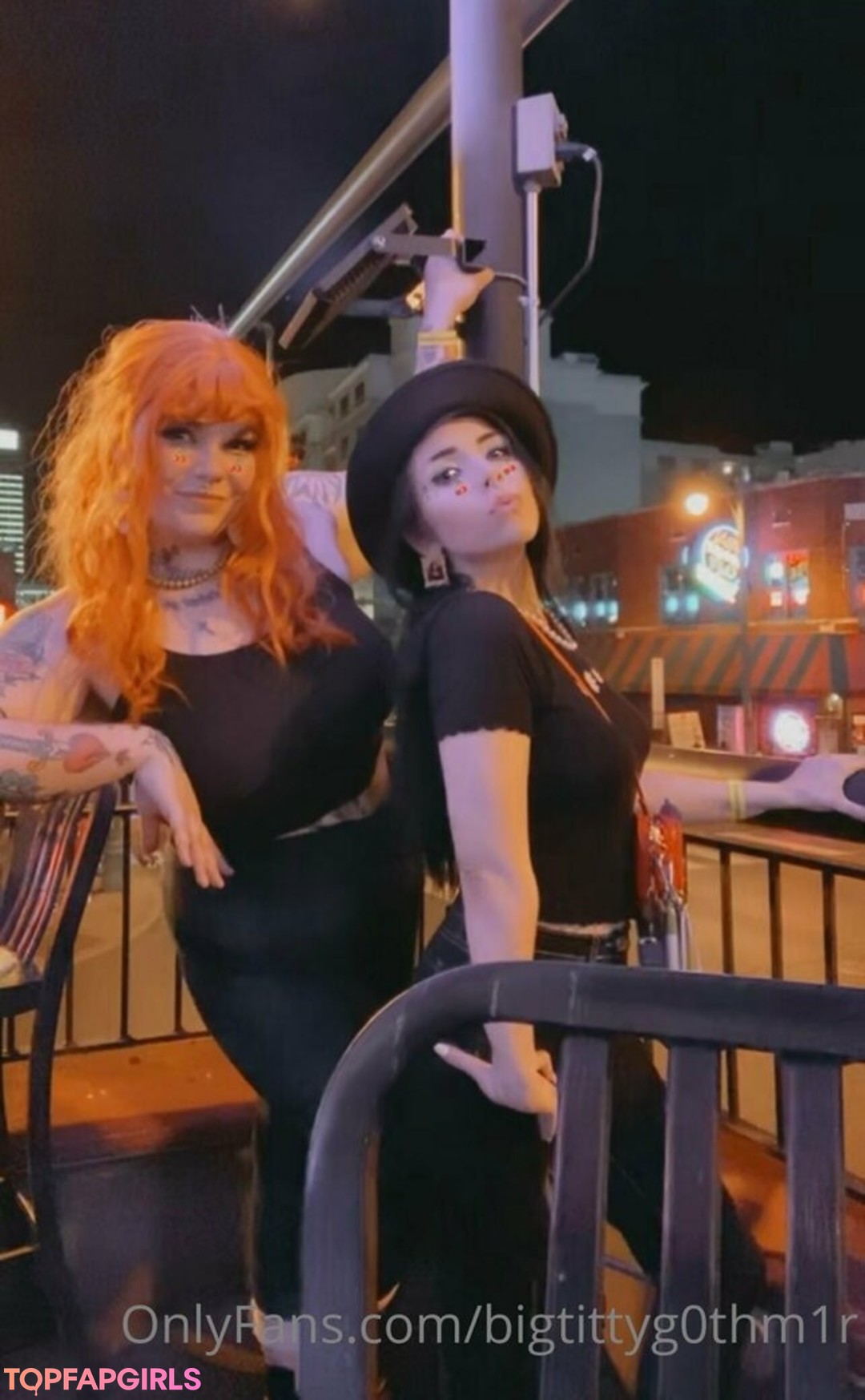 Naakte gelekte OnlyFans-foto van Bigtittyg0thm1r #71 Naakte gelekte OnlyFans-foto van Bigtittyg0thm1r #71