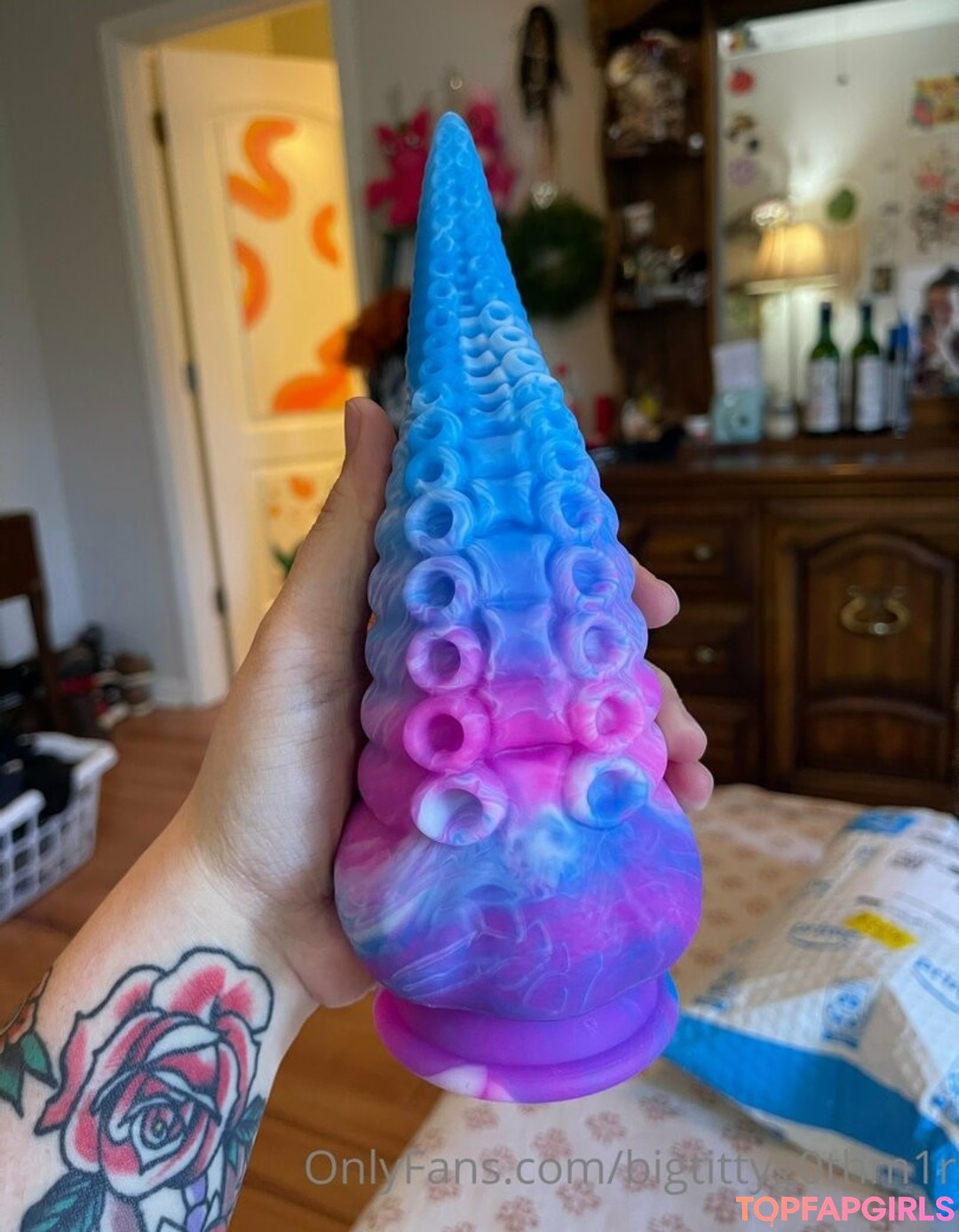 Naakte gelekte OnlyFans-foto van Bigtittyg0thm1r #93 Naakte gelekte OnlyFans-foto van Bigtittyg0thm1r #93