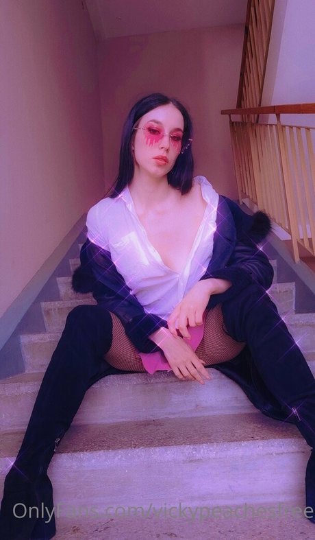 Vickypeachesfree