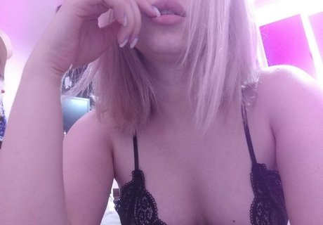 Naakte gelekte OnlyFans-foto van Marinalee12